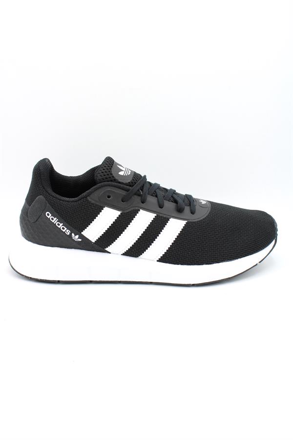 ADIDAS SWIFT RUN RF